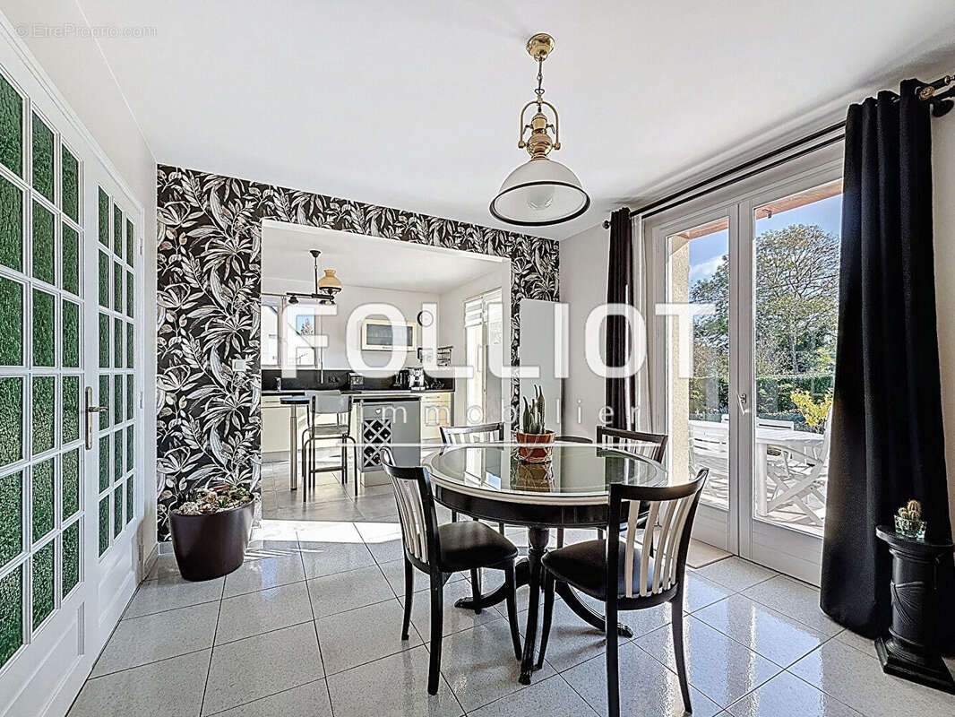 Maison à SAINT-PAIR-SUR-MER