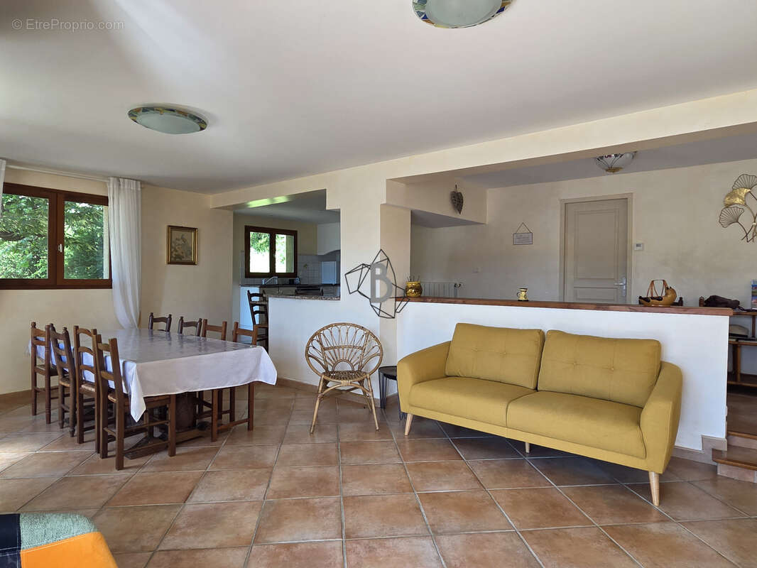 Maison à REQUISTA
