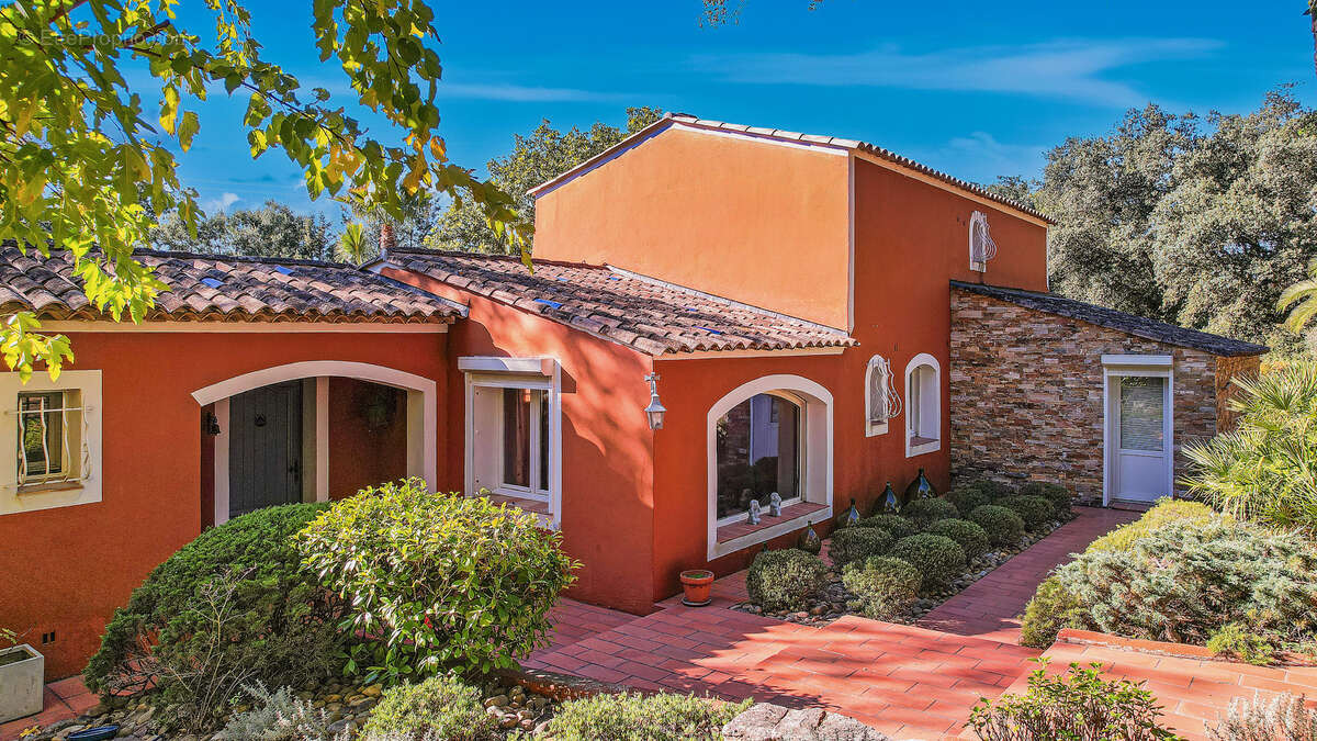 Maison à PUGET-SUR-ARGENS