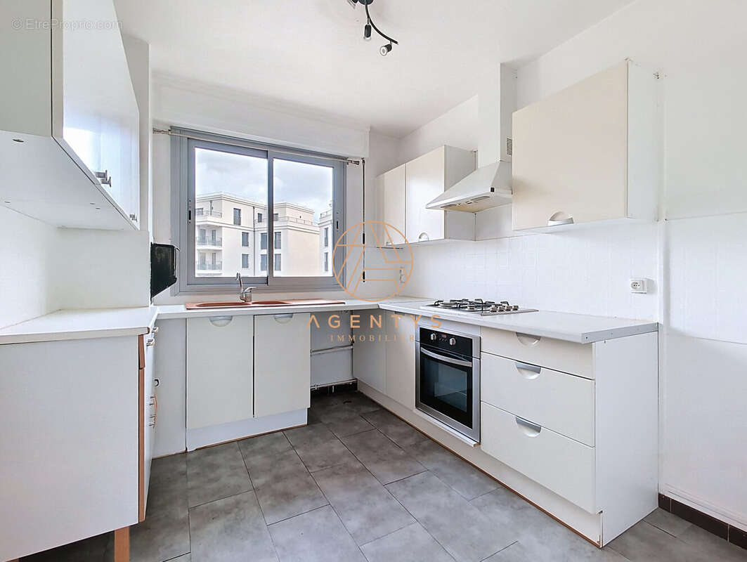 Appartement à SAINT-MAUR-DES-FOSSES