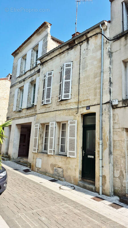 Maison à SAINTES
