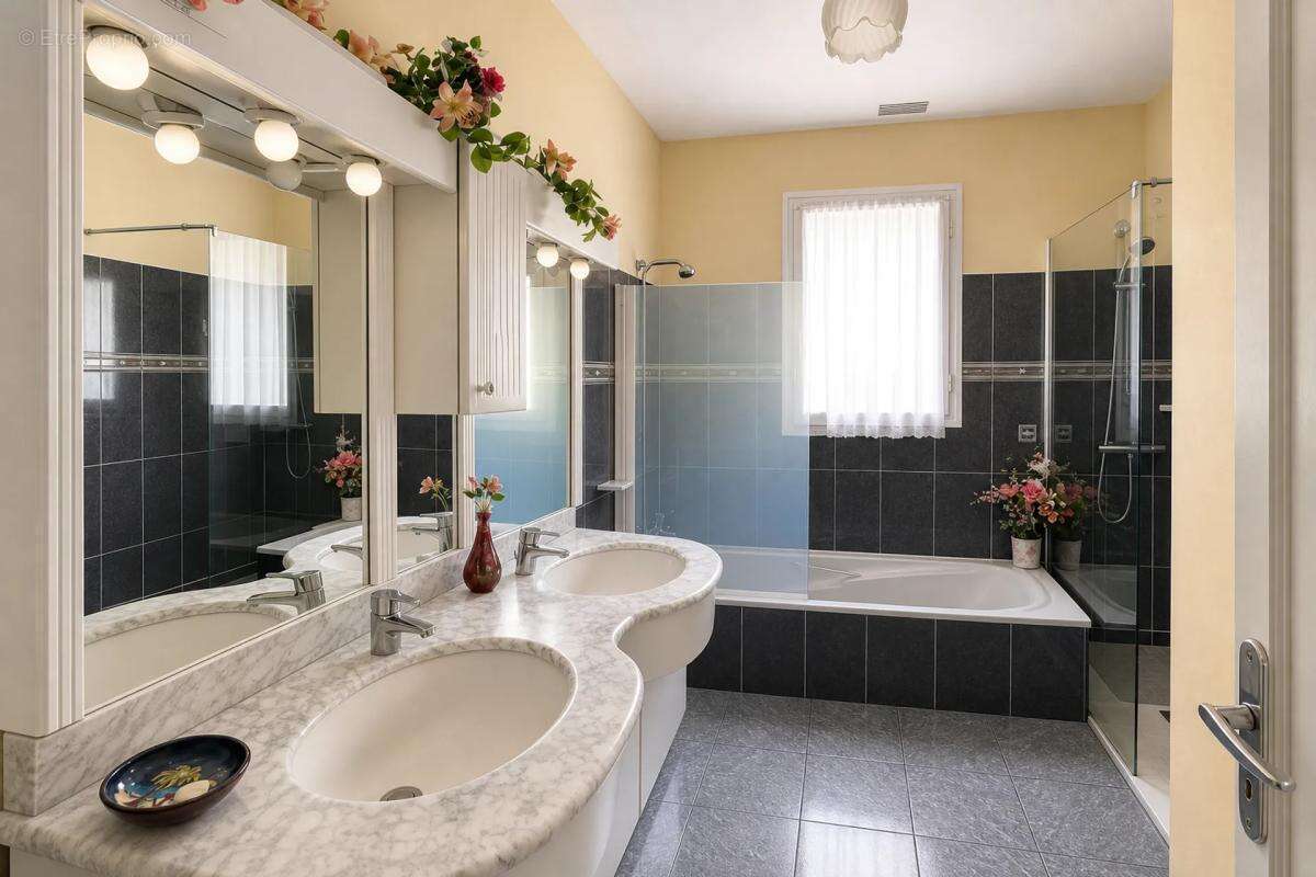 Belle maison familiale a 5 min du centre et 2 min des commodites - photo 8