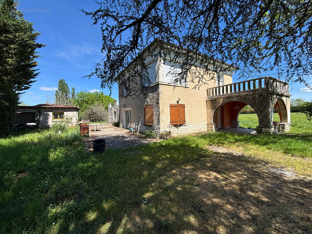 Maison à MONTPON-MENESTEROL