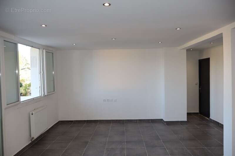 Faux F4 avec Terrasse+cave Montpellier St Cléophas / Nouveau Saint Roch - photo 18