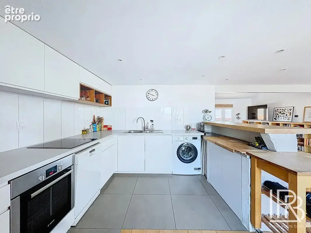 Duplex dernier étage – terrasse vue mer – endoume - photo 10