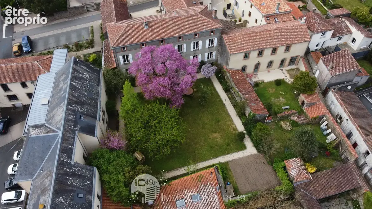 Maison 11 pièces 366 m² à vendre à Pouzauges (85700) - photo 4