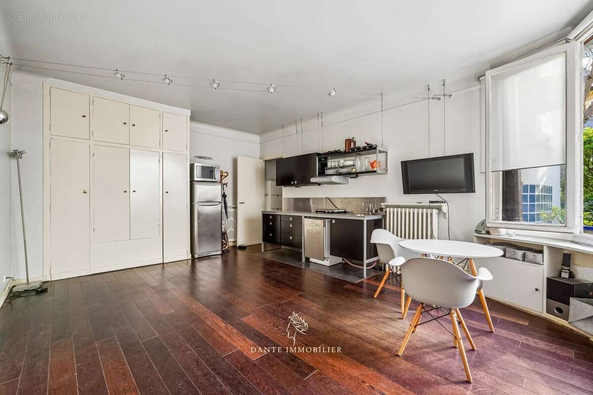 Appartement à PARIS-7E