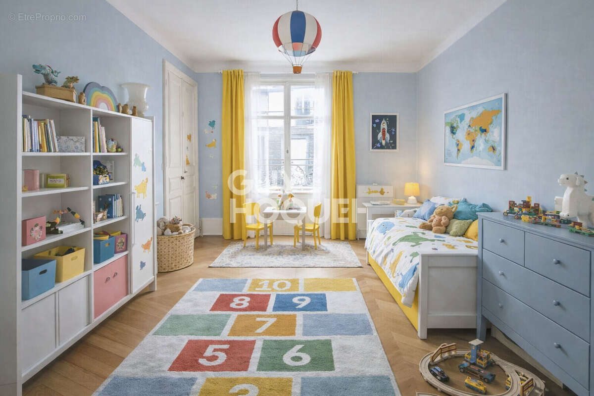 Appartement à PARIS-17E
