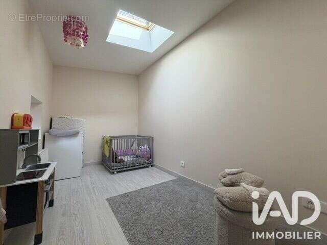 Maison 111 m² à Coulonges-Thouarsais  - photo 5