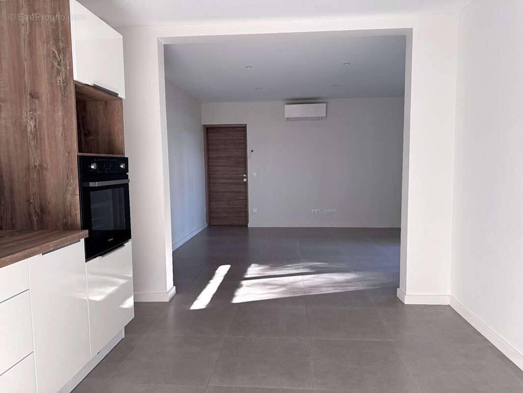 Appartement à VILLENEUVE-LES-AVIGNON