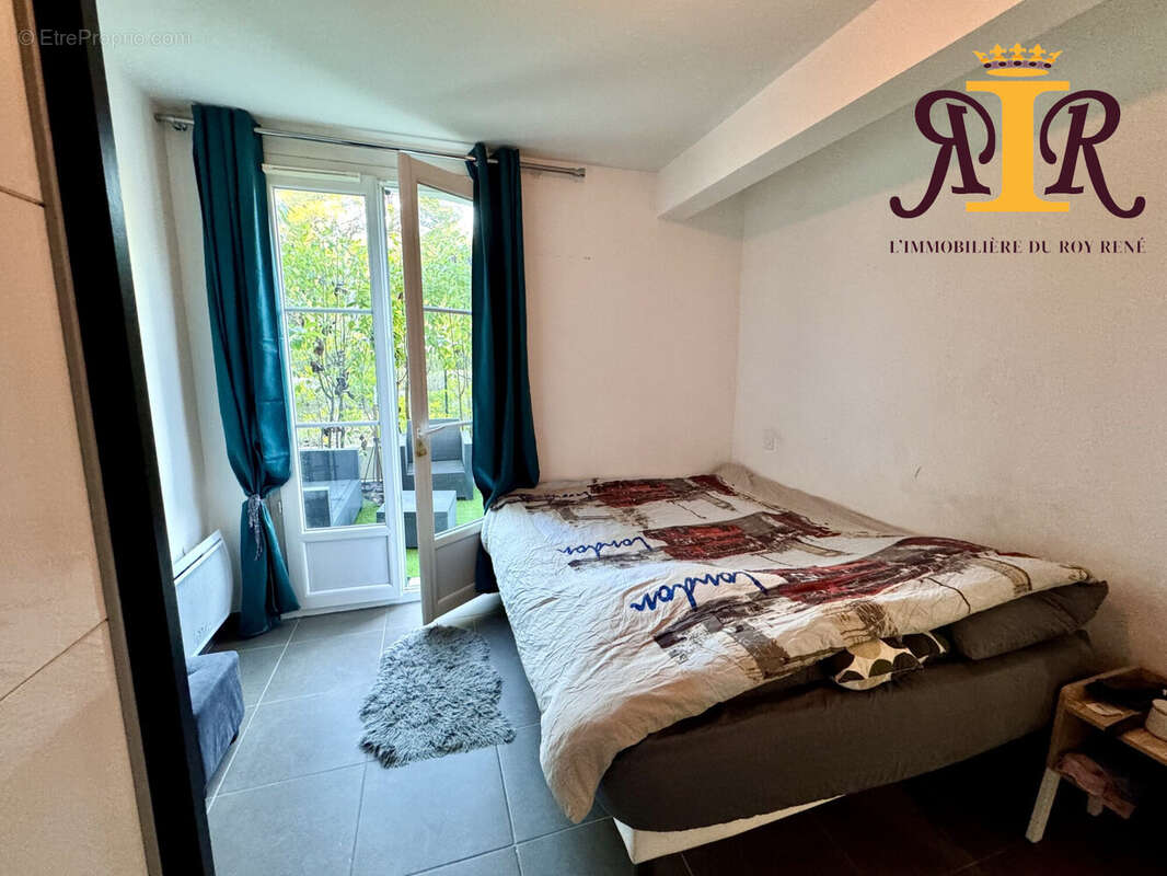 Appartement à CHATEAUNEUF-LE-ROUGE