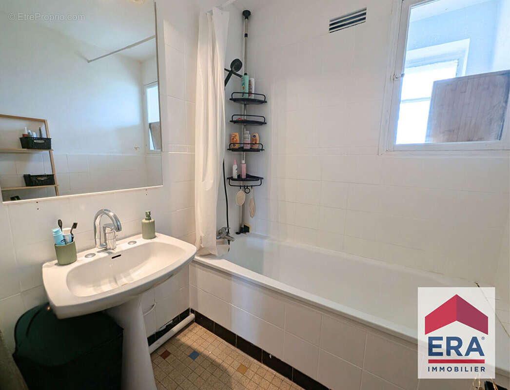 Appartement à BOURG-SAINT-ANDEOL