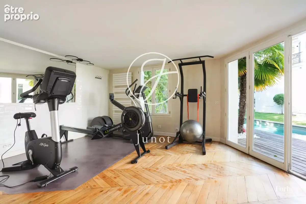 Le Vésinet - SUD - Maison - 6 chambres - 300m² - Terrain 1800m² avec piscine. - photo 26