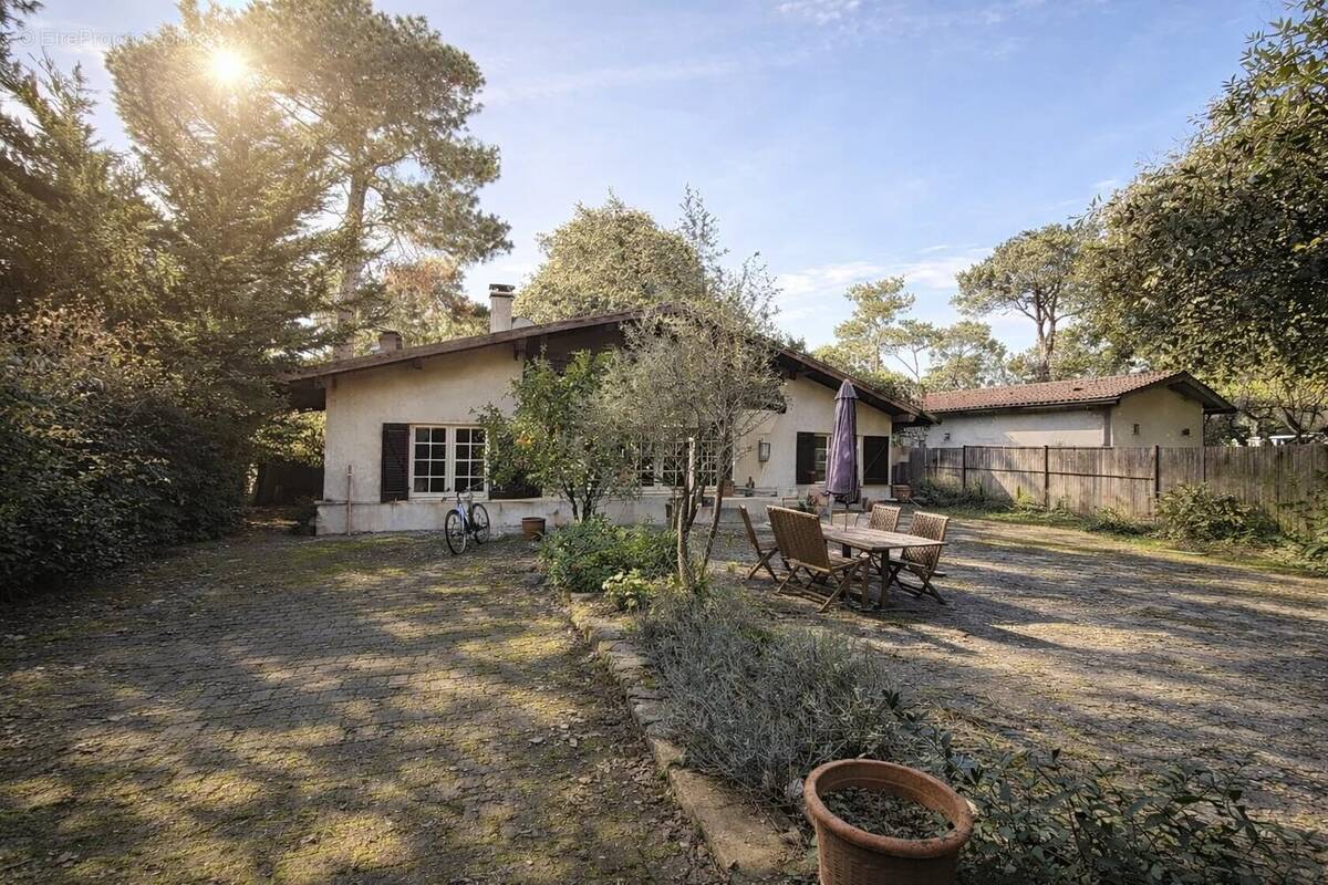 Maison à LE BOUSCAT