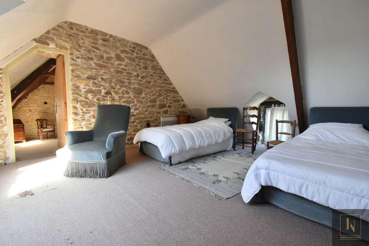 Maison à SURZUR