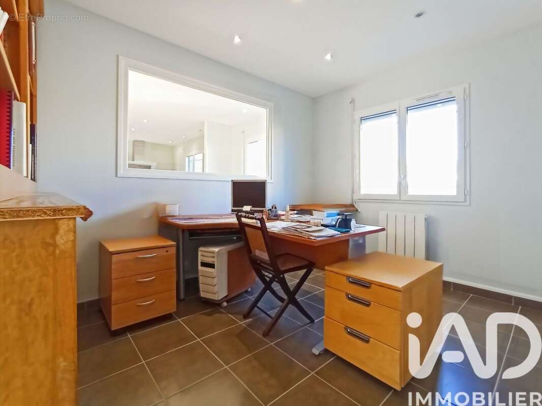 Photo 9 - Maison à MARCILLY-LE-CHATEL