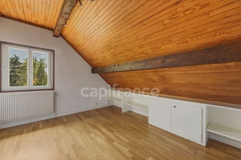 Maison à PREVESSIN-MOENS