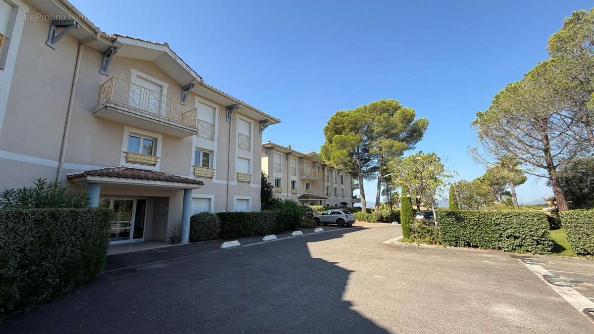 Appartement à vendre 2 pièces SAINT RAPHAEL (83) - photo 7