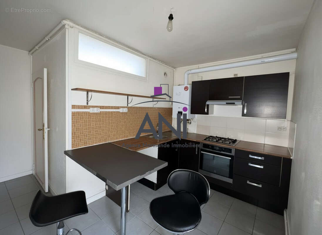 Appartement à SAINT-ETIENNE-DU-ROUVRAY