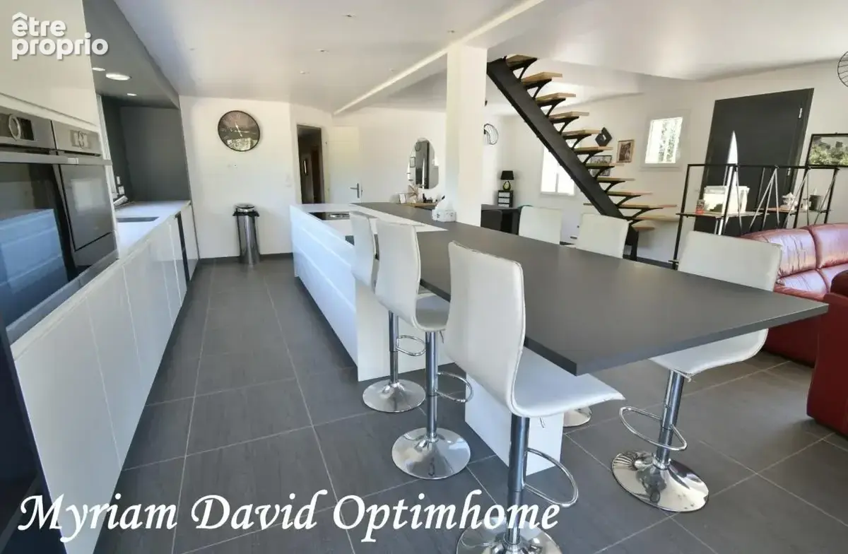 Propriété de 173 m² avec appartement indépendant et 9 000 m² de terrain à 7 mn Rostrenen - photo 31