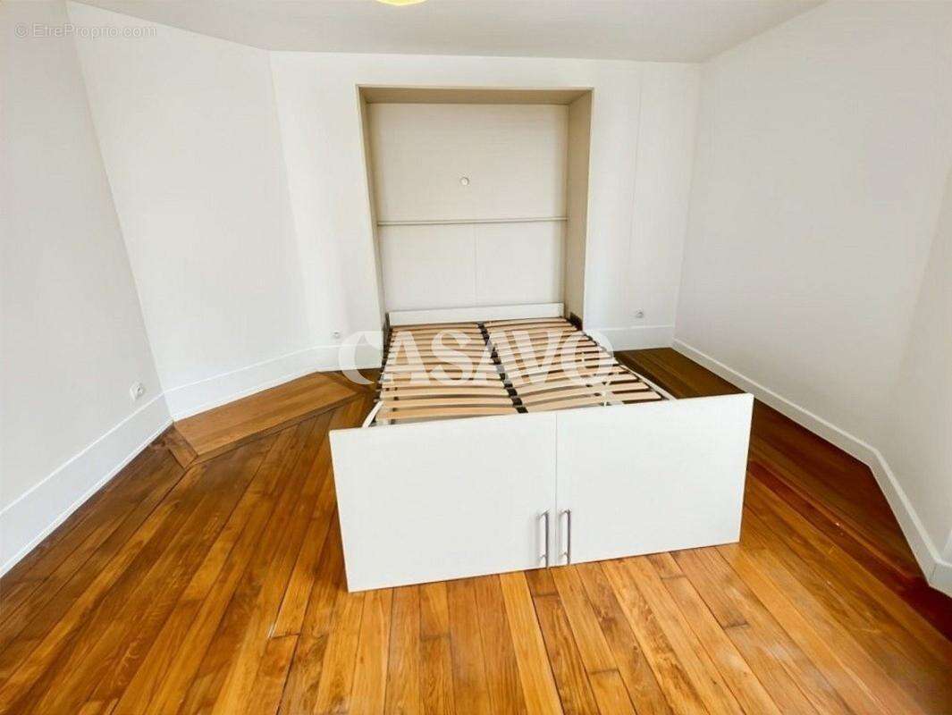 Appartement à CHARENTON-LE-PONT