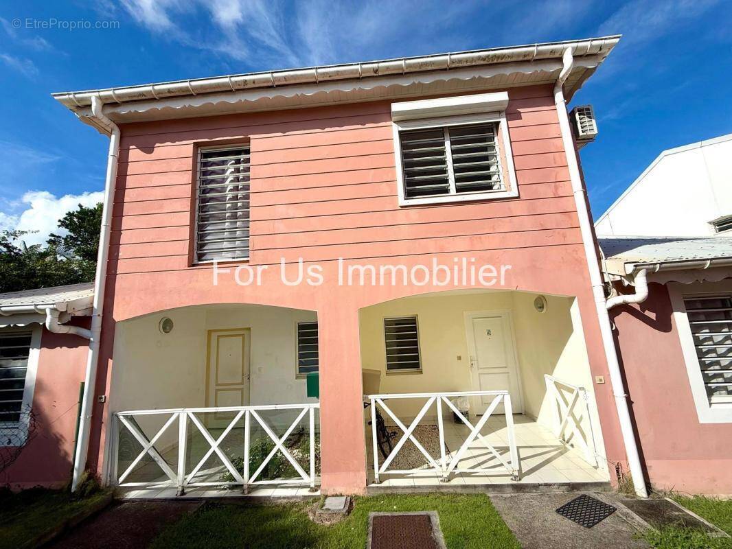 Maison à PETIT-BOURG