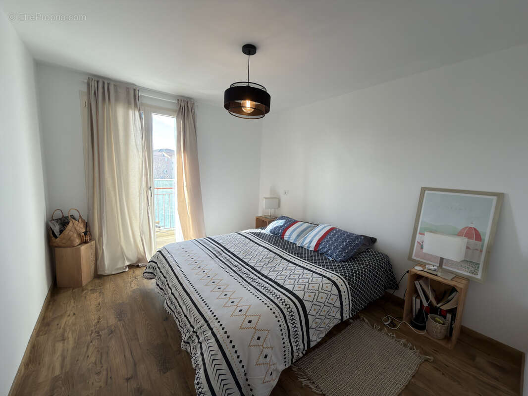 Appartement F3 rénové en centre ville - photo 3