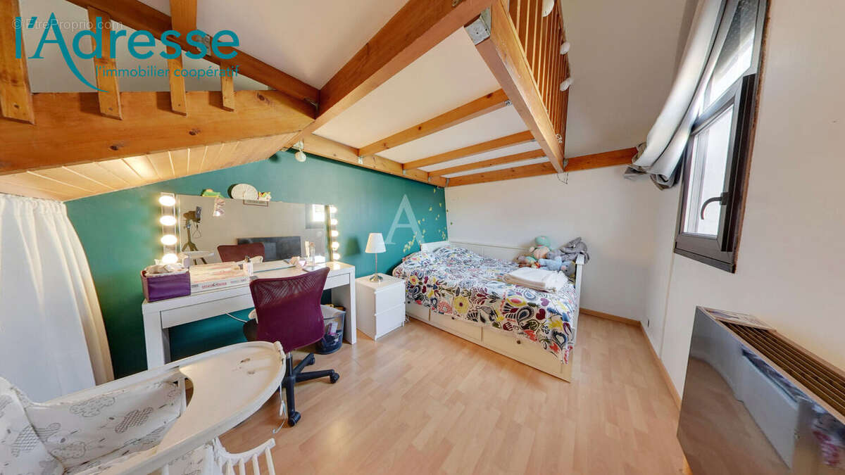 Maison à CHAMPS-SUR-MARNE