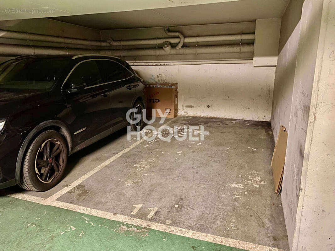 Parking à PARIS-20E