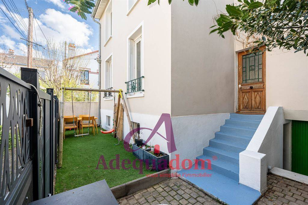 Maison à LA GARENNE-COLOMBES