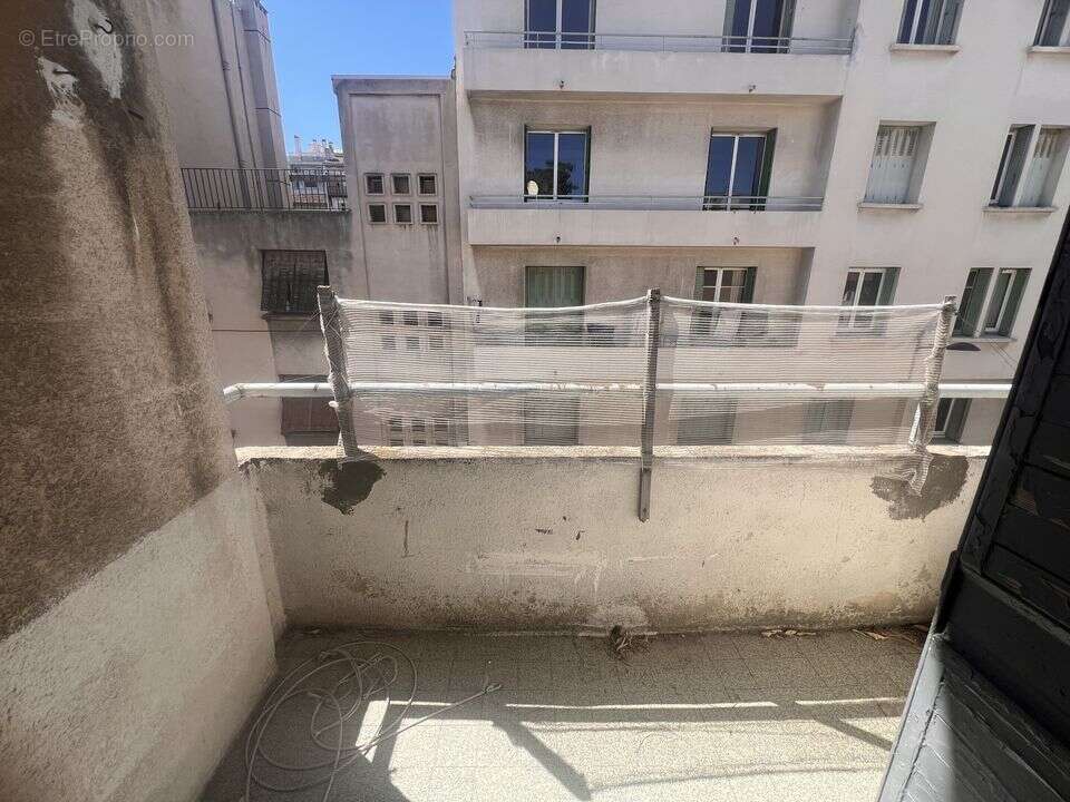 salle de bain secteur chave clairimmo appartement T3 - Appartement à MARSEILLE-4E