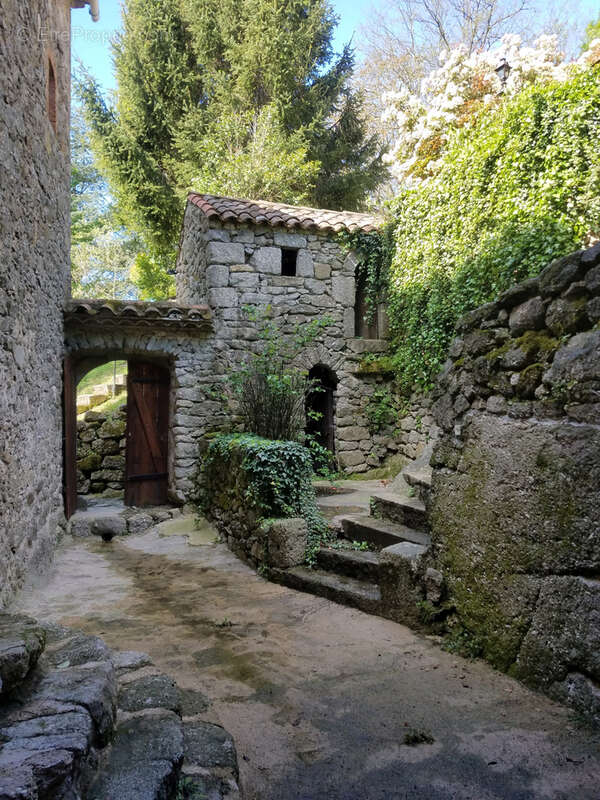 Maison à SAINT-ANDRE-DE-MAJENCOULES