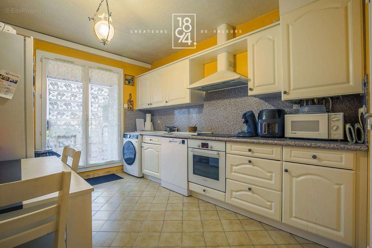 Appartement à MARSEILLE-11E