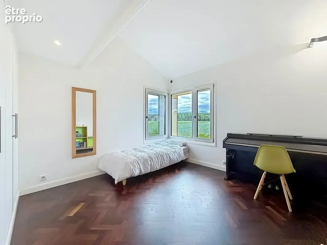 CHENS-SUR-LÉMAN – Maison 140 m² avec jardin arboré, garage et beaux volumes - photo 17