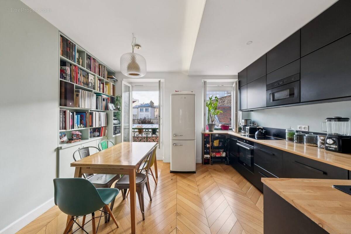Appartement à PARIS-18E