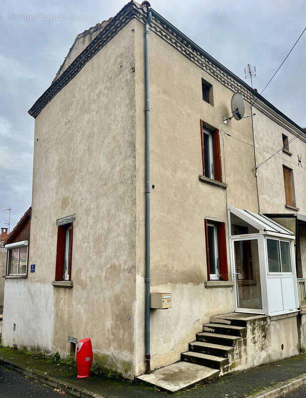 Maison à FRUGERES-LES-MINES