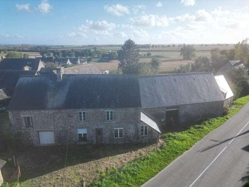 Dpt (35), à vendre ensemble immobilier à rénover - Baie du Mont Saint Michel - Saint Georges de Gréhaigne - photo 2