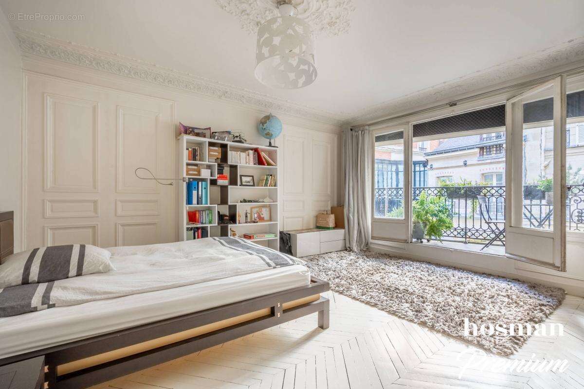 Appartement à PARIS-8E
