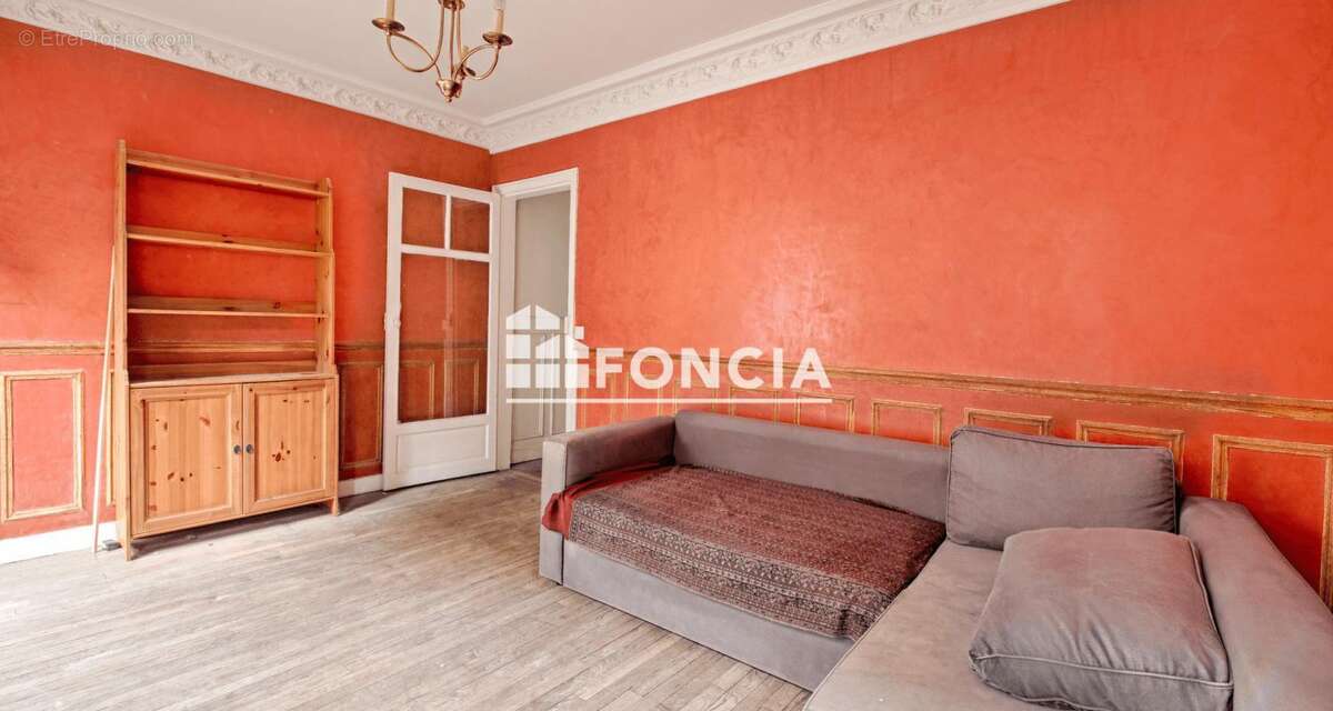 Appartement à PARIS-14E
