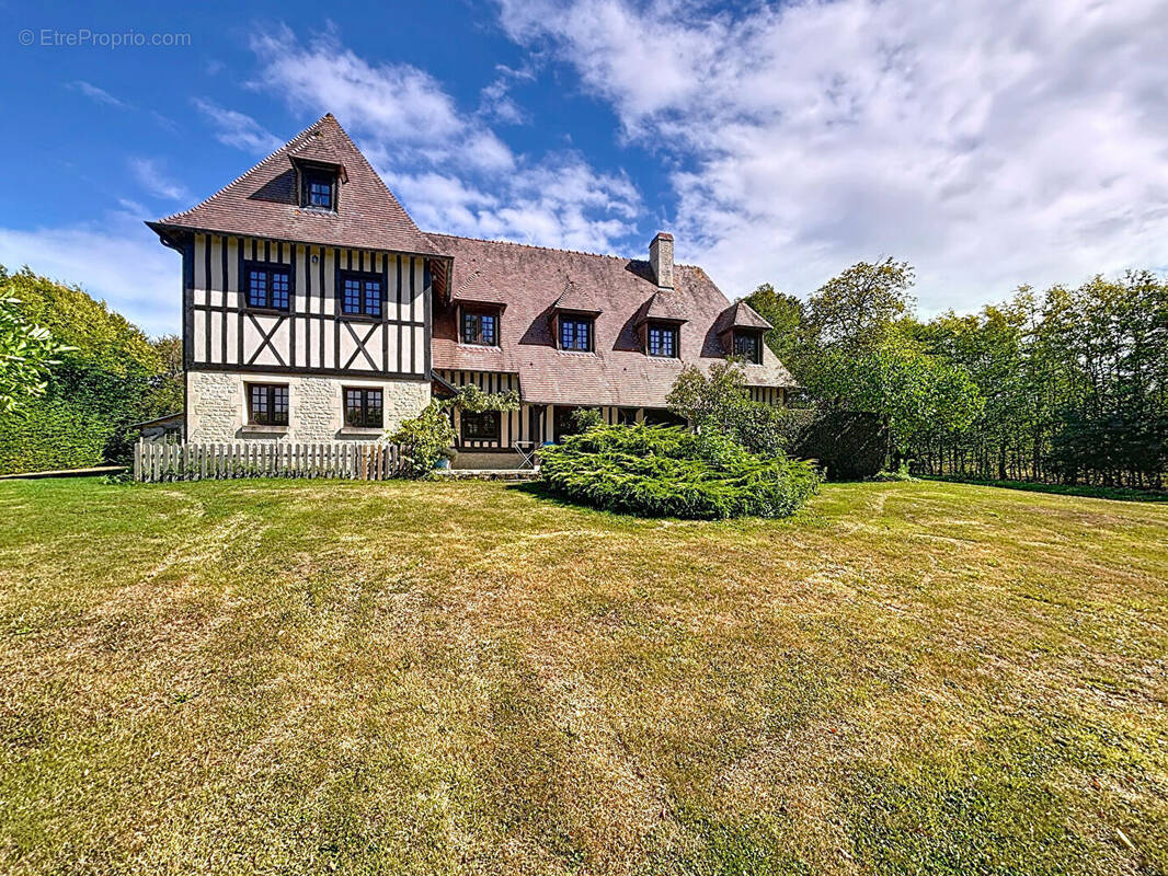 Maison à SAINT-PIERRE-SUR-DIVES