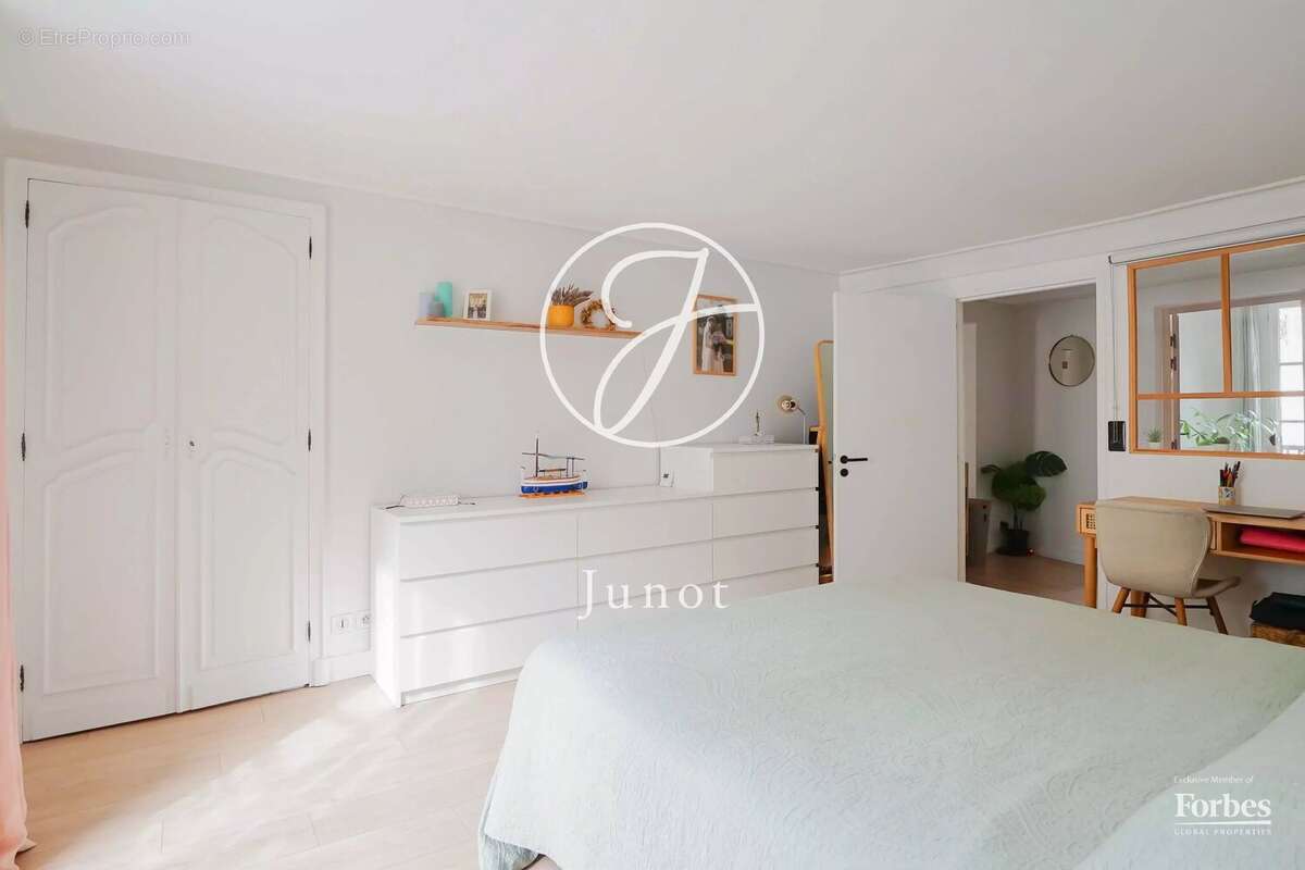 Appartement à PARIS-7E