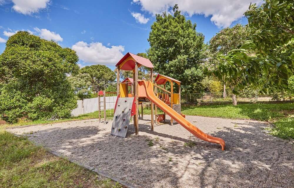 Appartement à LA LONDE-LES-MAURES