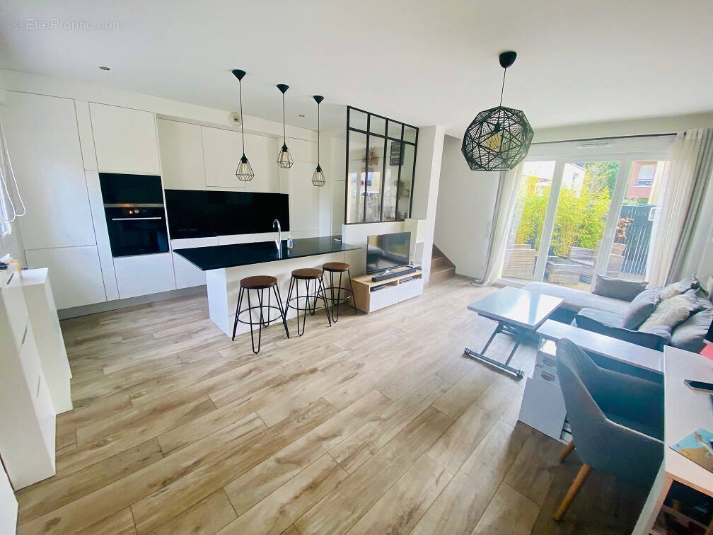 Appartement à CROISSY-BEAUBOURG