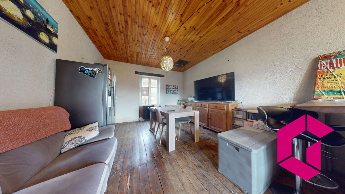 Maison à AUZAT-LA-COMBELLE