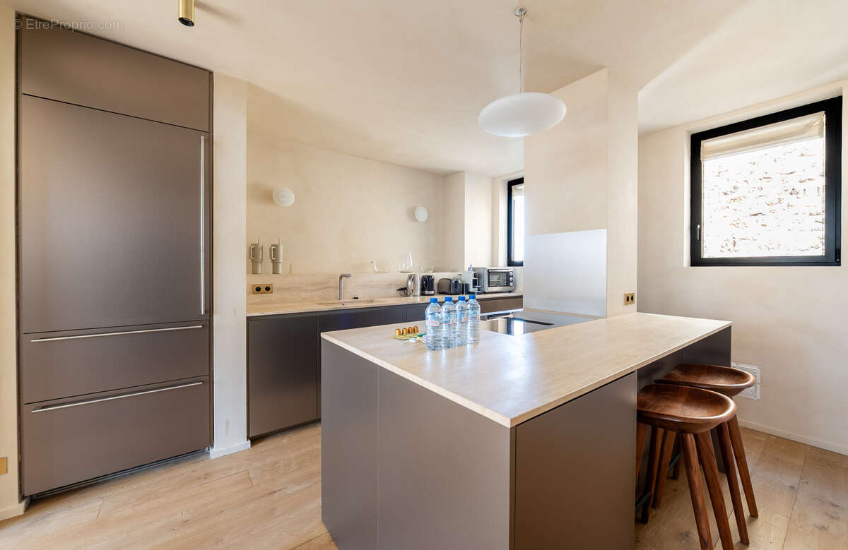 Appartement à PARIS-8E