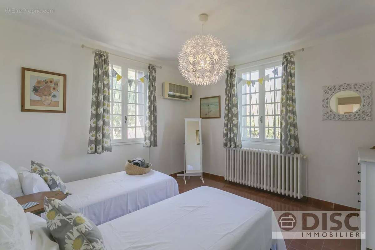 Maison à PUYLAROQUE