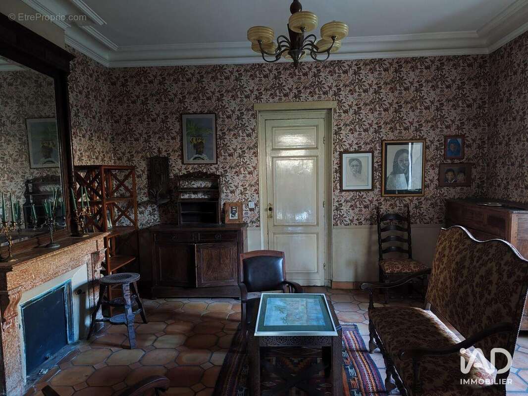 Maison 235 m² à Villefranche-Du-Queyran  - photo 8