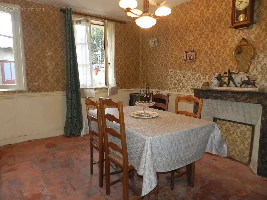 Maison à SAINT-PIERRE-SUR-DIVES