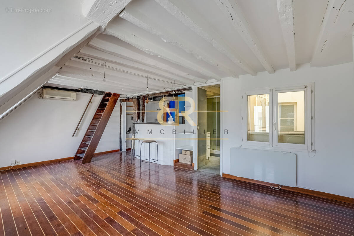 Appartement à PARIS-2E