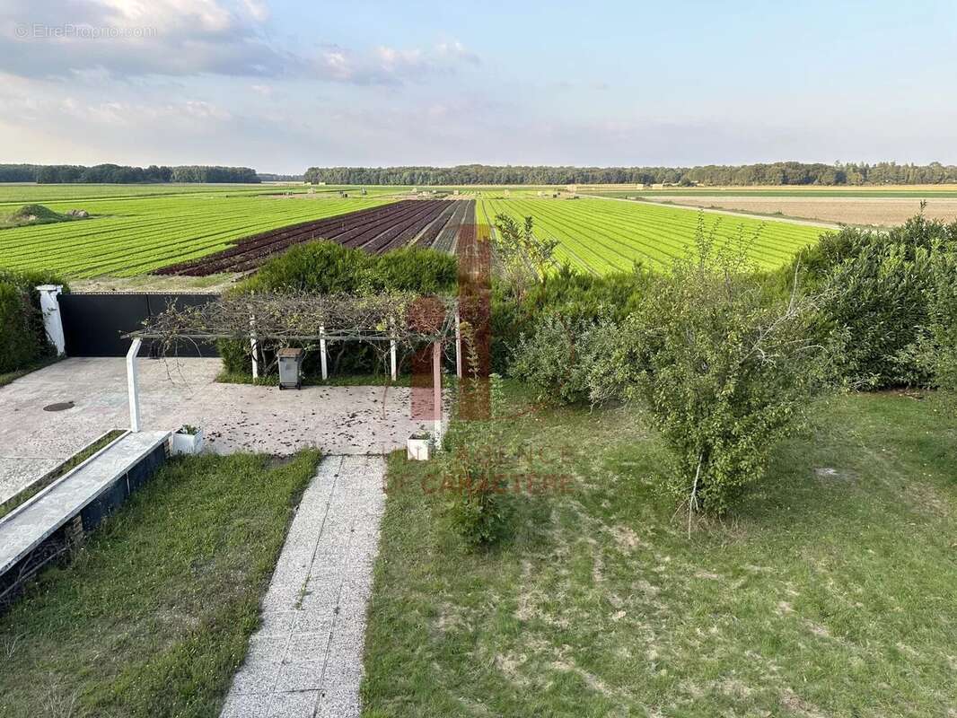 Maison à SAINT-MARTIN-EN-BIERE
